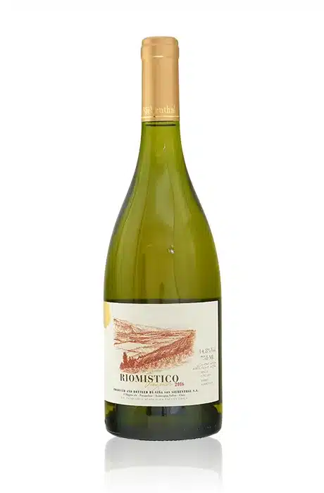 Een fles 2016 Riomistico witte wijn van het gerenommeerde wijnhuis Von Siebenthal.